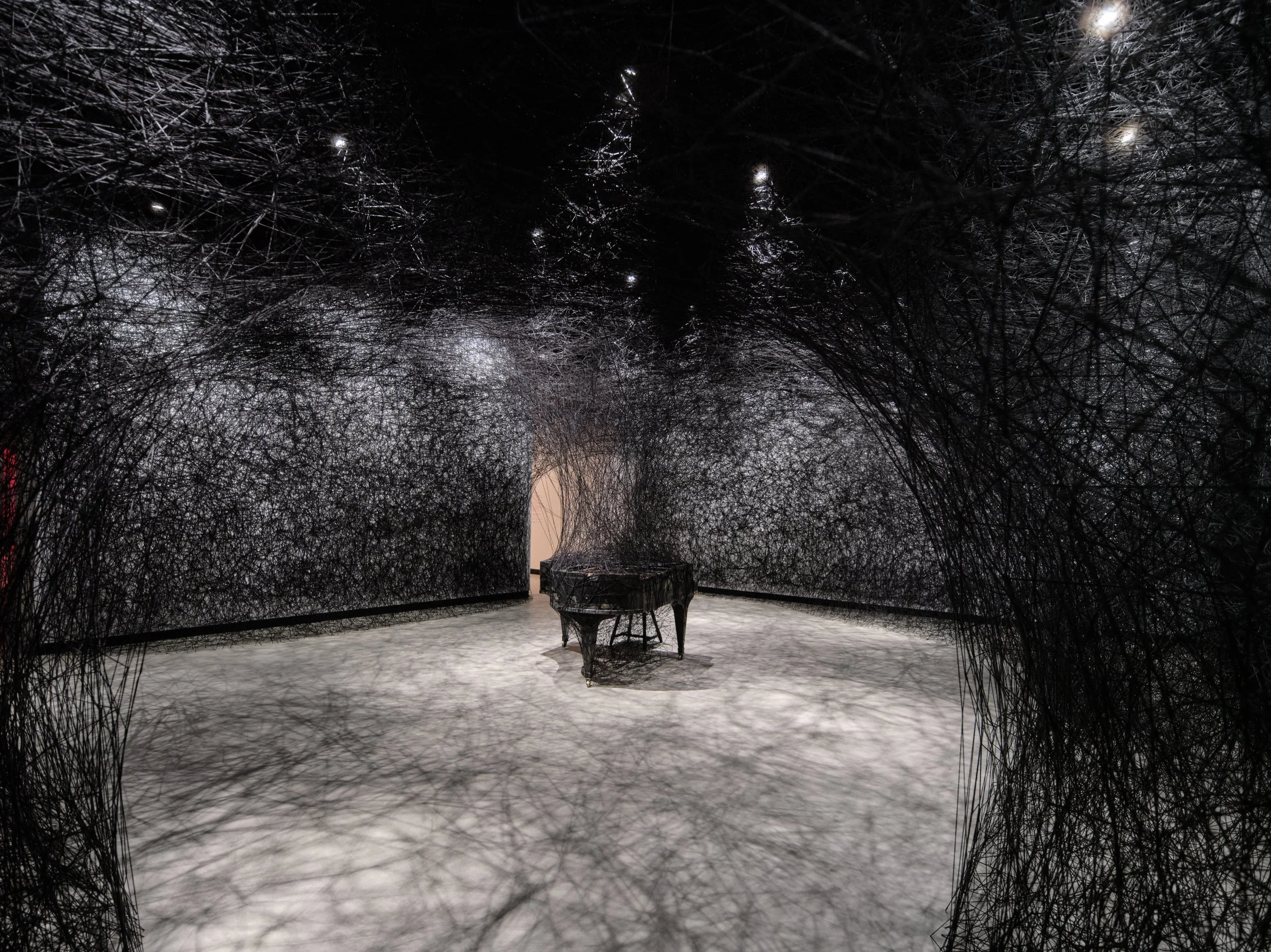 CHIHARU SHIOTA–塩田千春